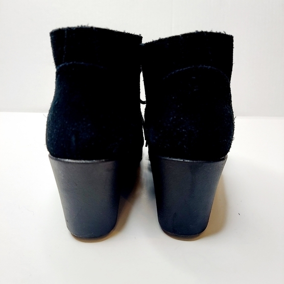 CROCS Leigh Ankle Boots Black Suede Wedge Heel Lace Booties Womens Shoe Size 6.5 - Picture 11 of 15